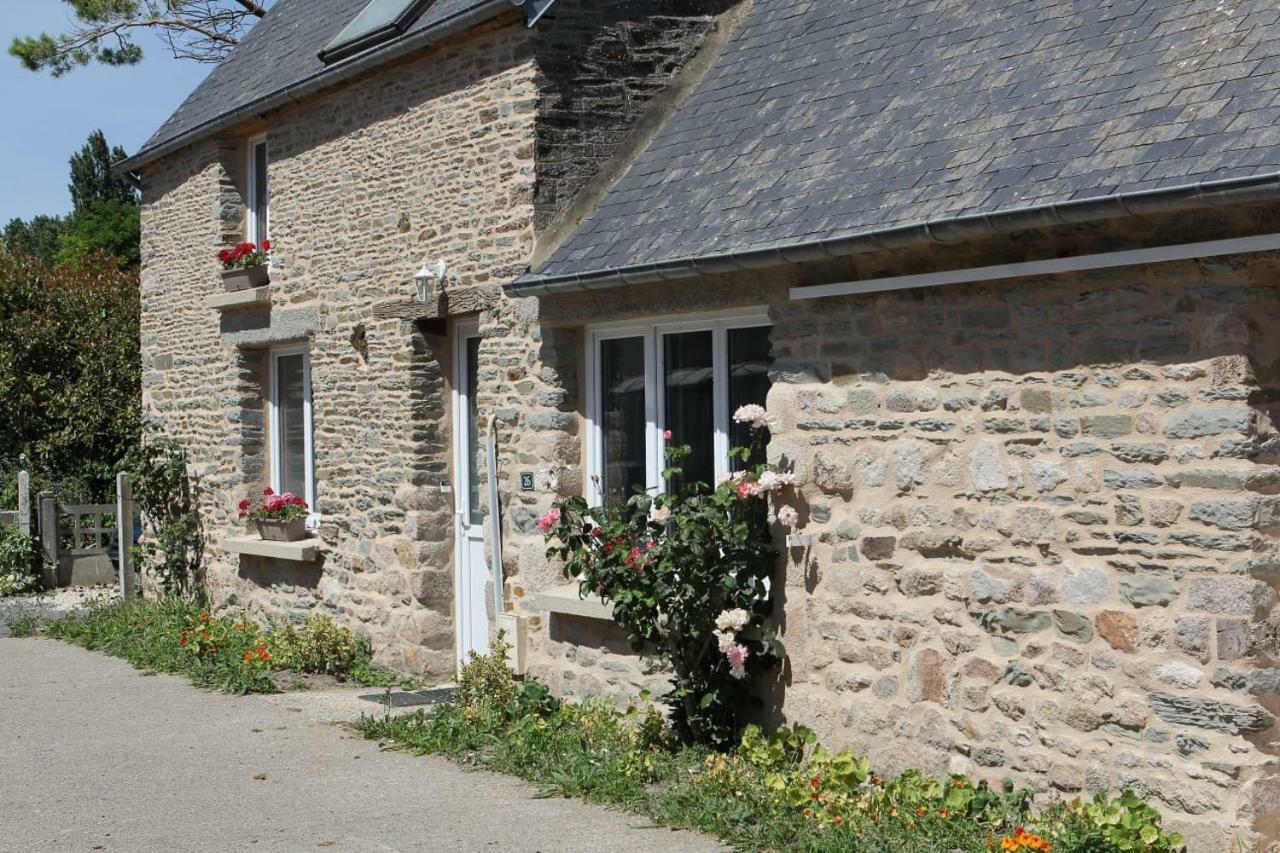 Au Mont Chez Nous # Jacuzzi & Sauna # Holiday home Pontorson